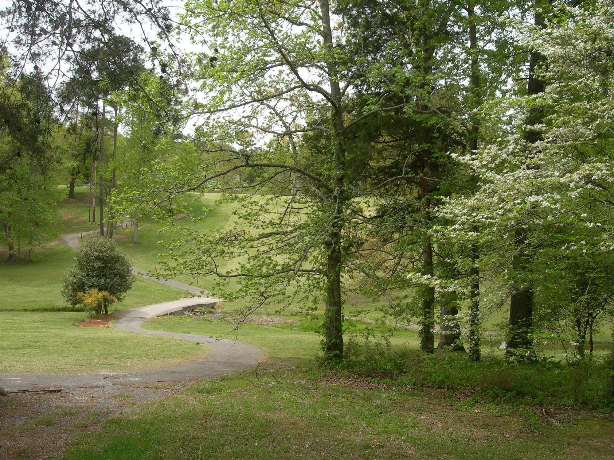 Baneberry Golf And Resort Exterior photo