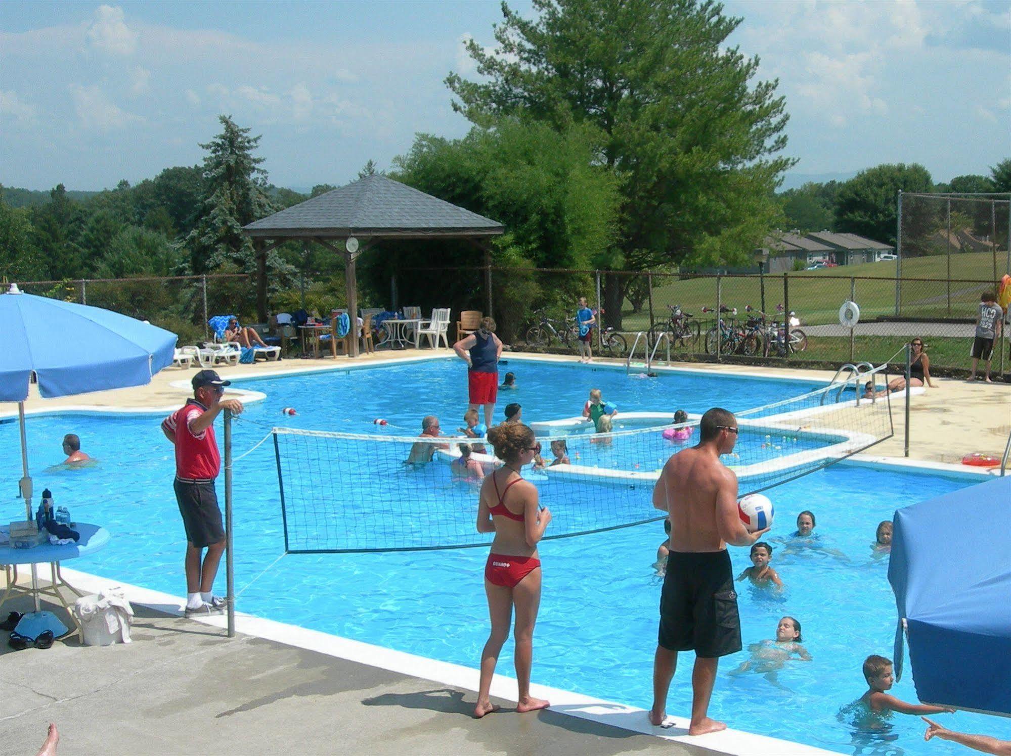 Baneberry Golf And Resort Exterior photo