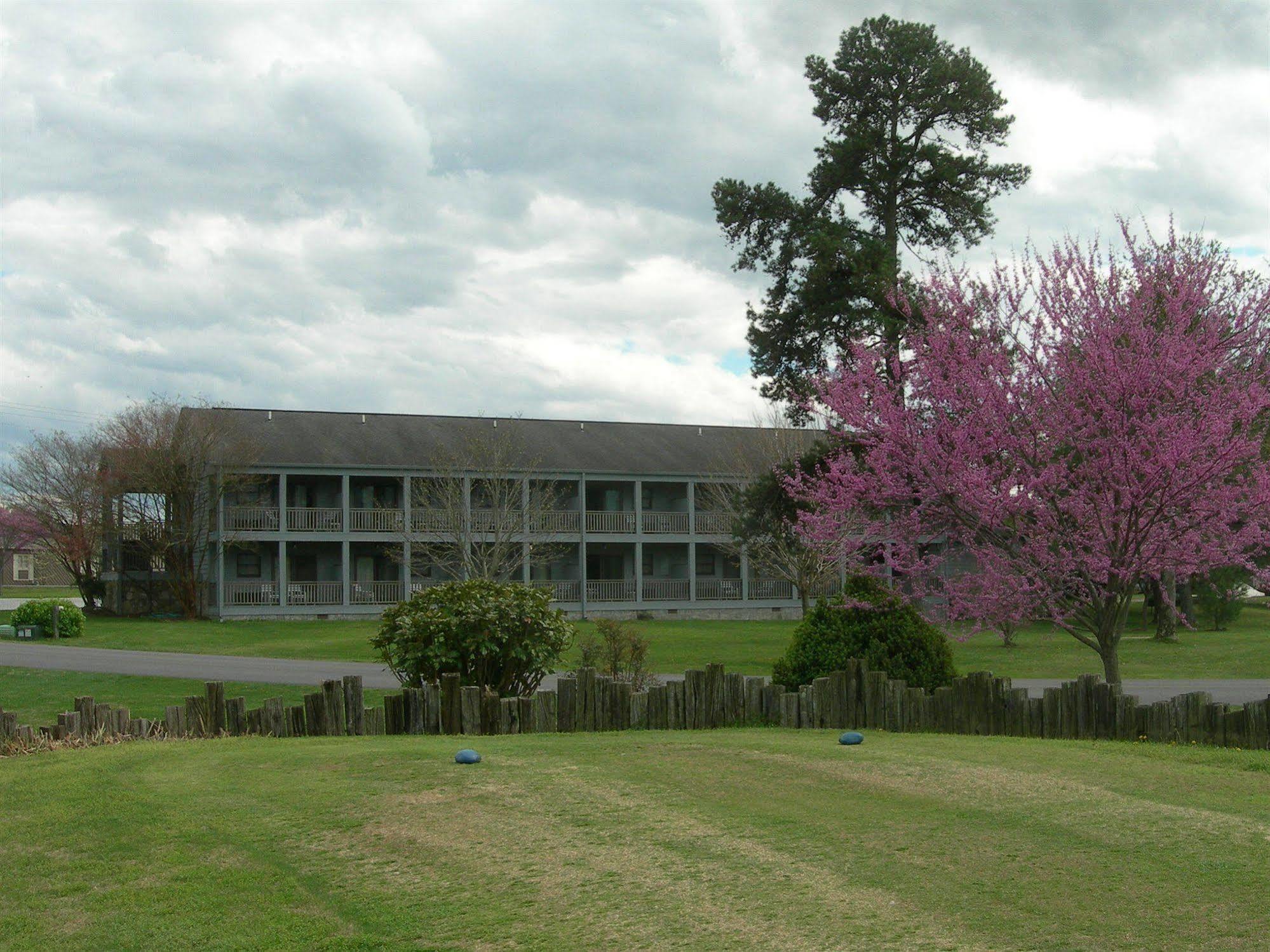 Baneberry Golf And Resort Exterior photo